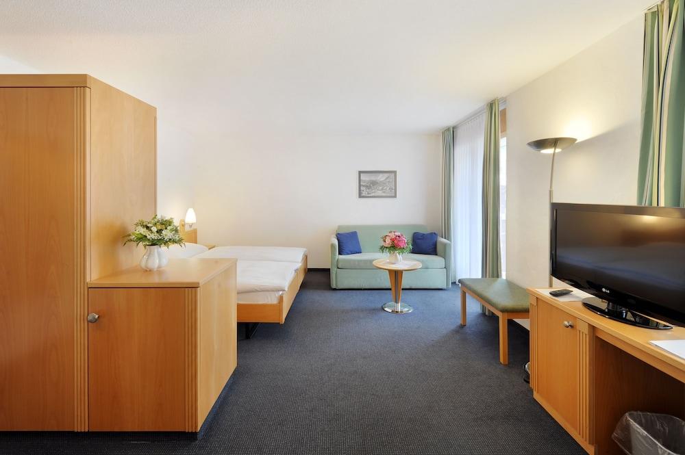 Alpine Perren Hotel 3*